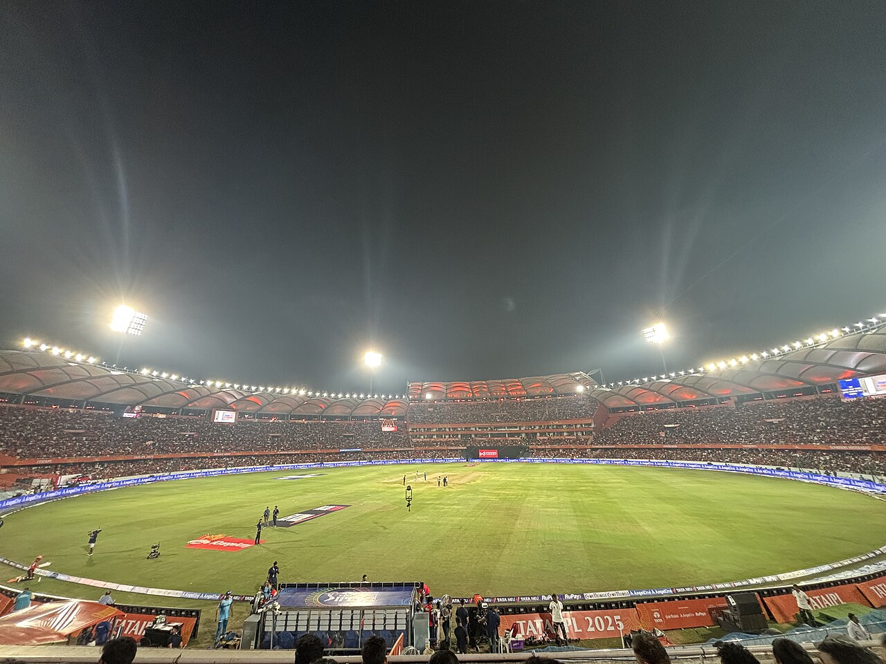 100 credit salary cap team building IPL 2026 Halaplay